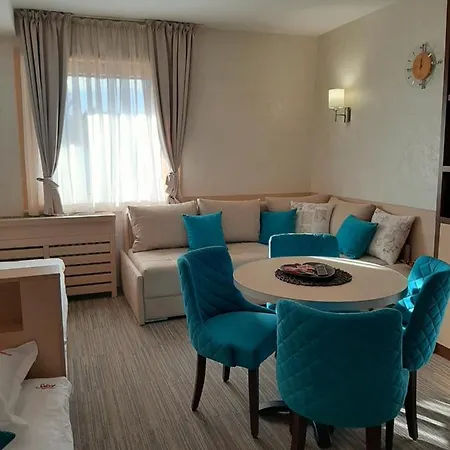 Select Lux Angella-konaci