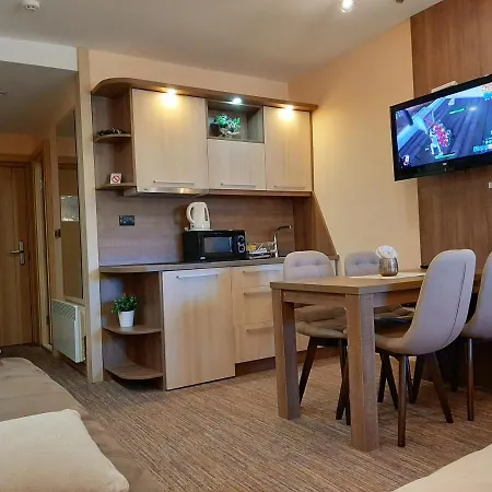 Select Lux Angella-konaci