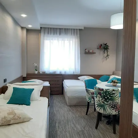 Select Lux Angella-konaci *