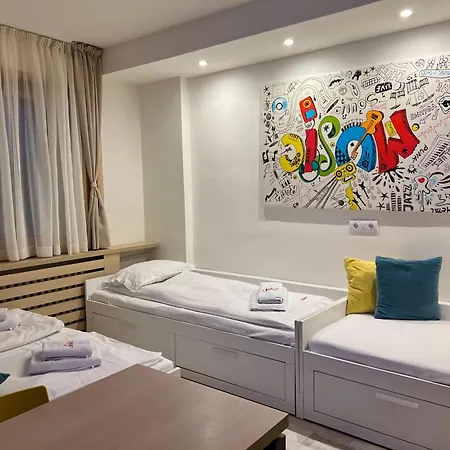 Select Lux Angella-konaci